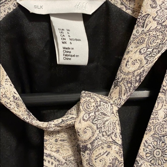 H&M PAISLEY DRESS WITH NECK TIE - Picture 3 of 4